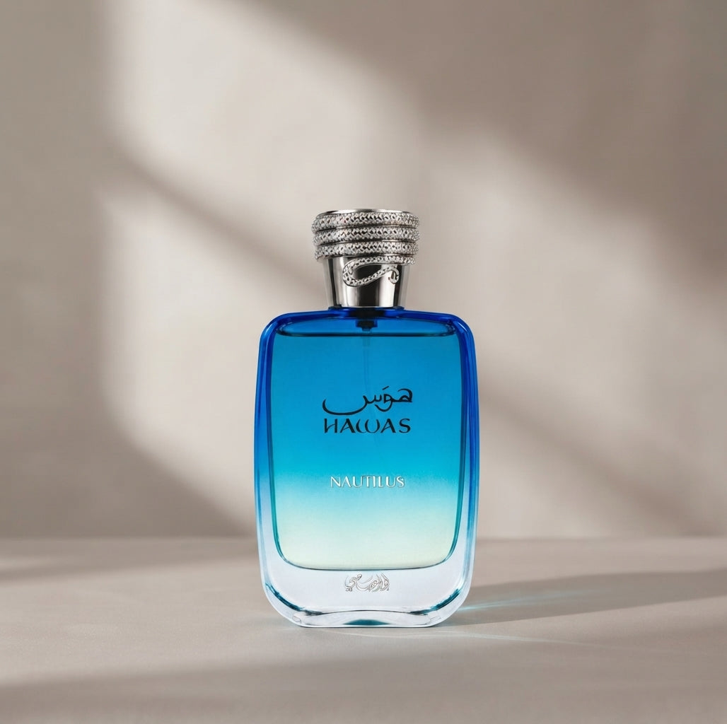Hawas Nautilus eau de parfum-flaska i blått glas med silverlock