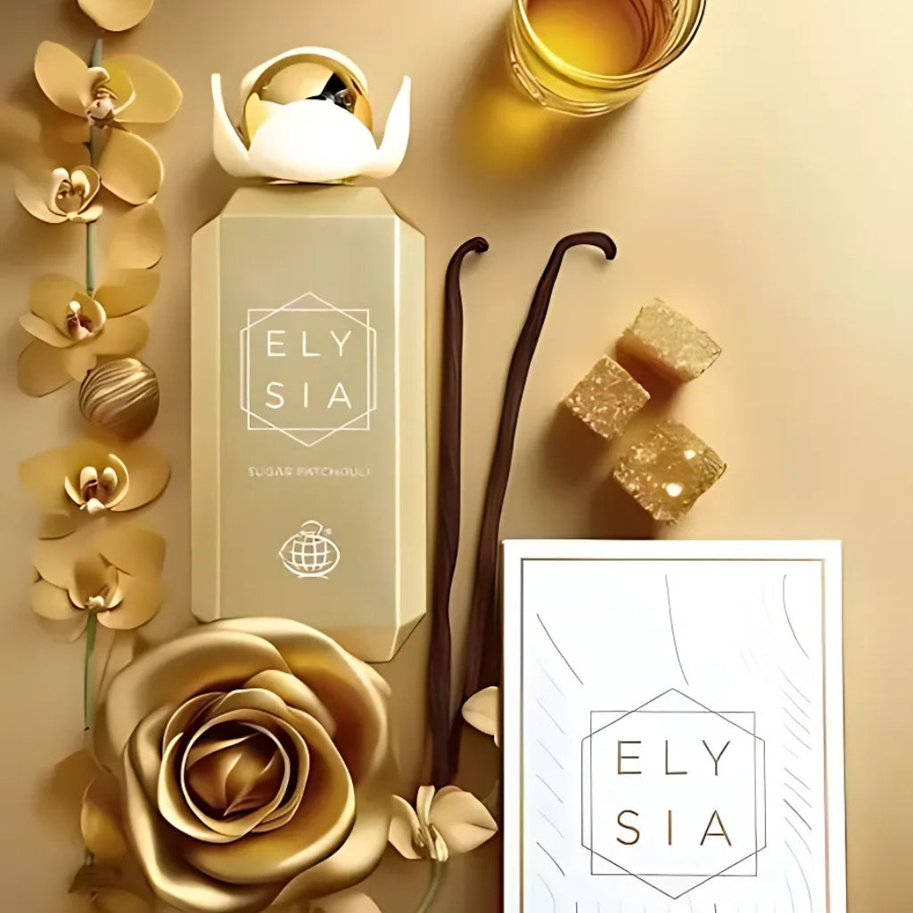 Elysia Sugar Patcholi damparfym med elegant beige förpackning och dekorativa blommor och vaniljstänger