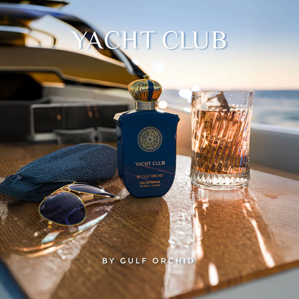 Herrparfym från Xerjoff 40 Knots, Gulf Orchid Yacht Club, med stiliga solglasögon och dryck i soliga miljöer