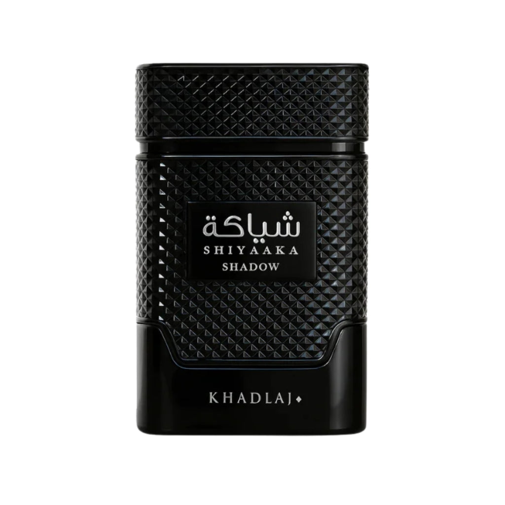 Khadlaj Shiyaaka Shadow herrparfym i en elegant svart flaska med geometrisk design